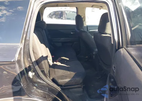 2018 Mitsubishi Outlander Es z USA, uszkodzony, nr VIN JA4AD2A32JZ005141